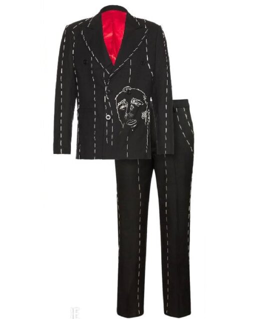 Stand out like Travis Kelce with a custom Chiefs star suit. Perfect for game day or special events, this suit combines style and team spirit effortlessly.