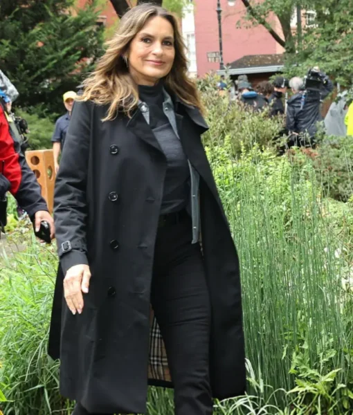 Mariska Hargitay Law And Order SVU S27 Black Coat